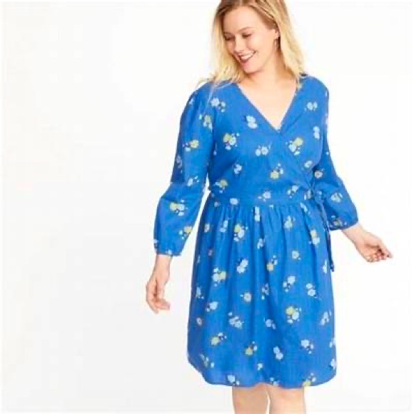 Old Navy Dresses & Skirts - NWT Old Navy Blue Wrap Dress W/ floral print.